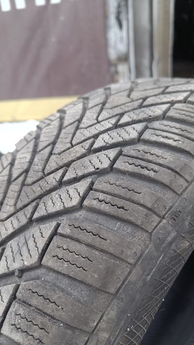 195/65R15  Continental зима. Продам 4 шины