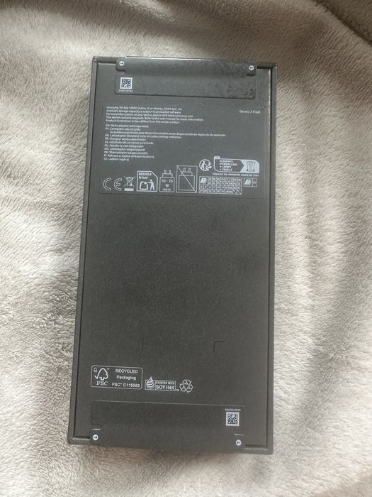 samsung galaxy z flip 8 cream kremowy
