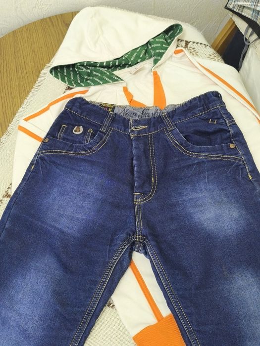 Якісні  утепленні джинси 
Класні теплі джинси на зиму.Стан близький до