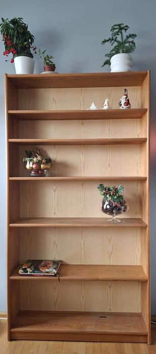 Regał drewniany wysoki