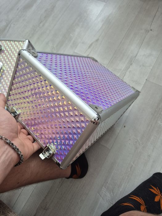 Sprzedam walizke kosmetyczną