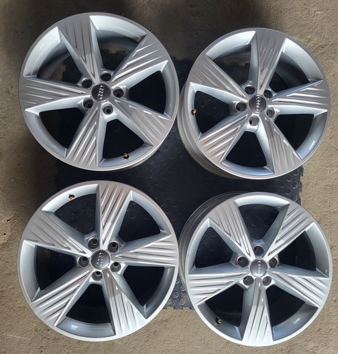 4× Felga aluminiowa Audi OE Q4 8.0" x 19" 5x112 ET 45