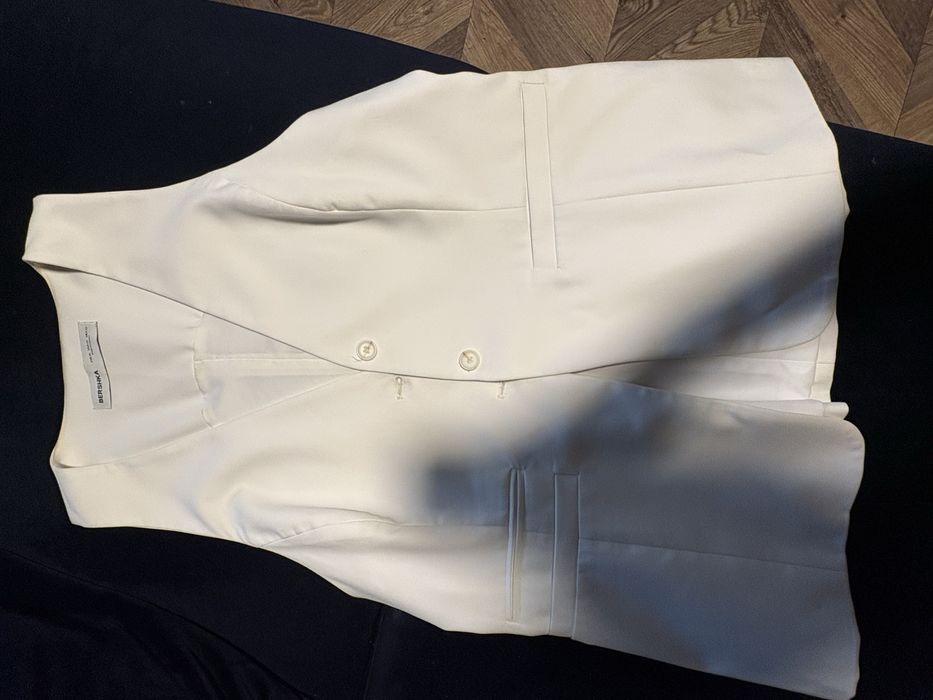 Жилетка “Bershka” розмір XL