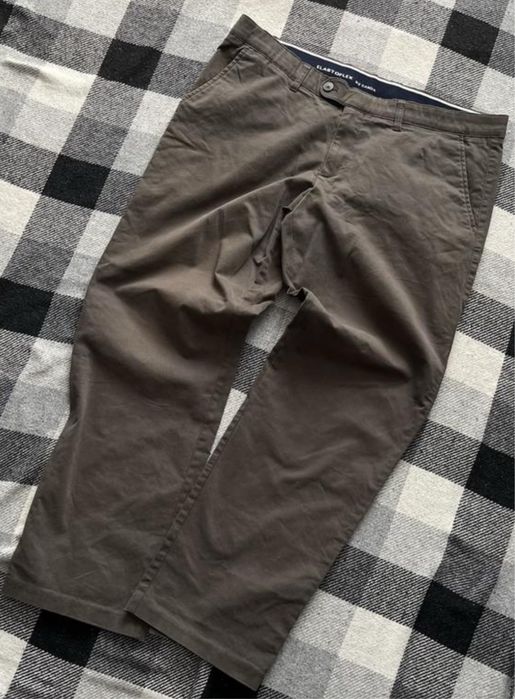 Брюки хаки штаны