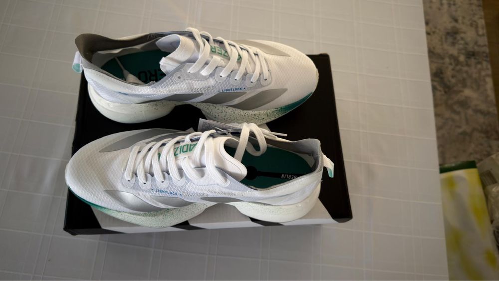 Tenis adizero adidas