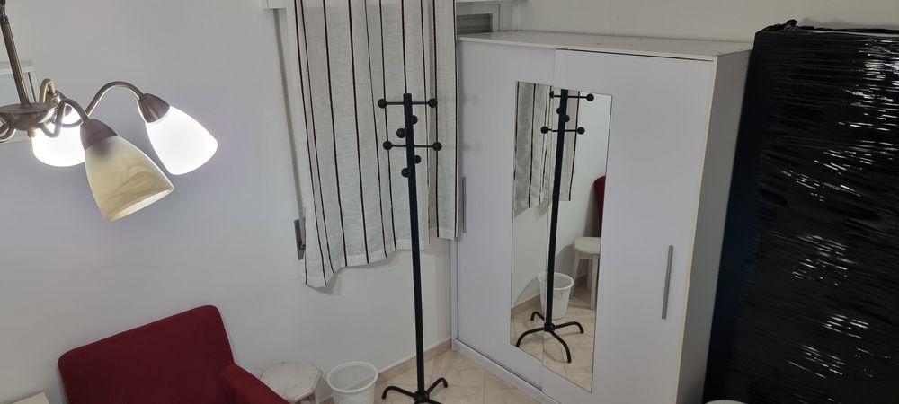 Aluga-se quarto mobilado