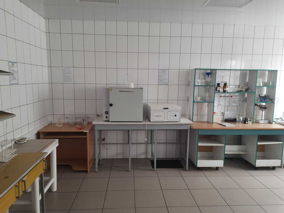 Комплекс нежитлових будівель з зем. ділянкою та виробничим обладнанням