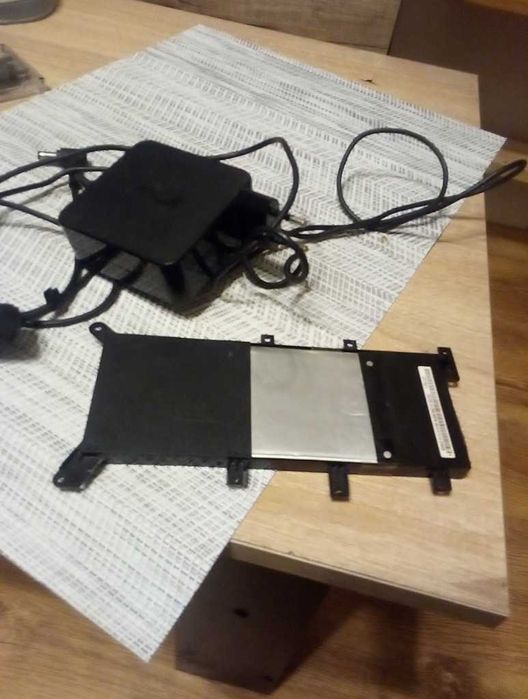 ASUS ładowarka plus bateria