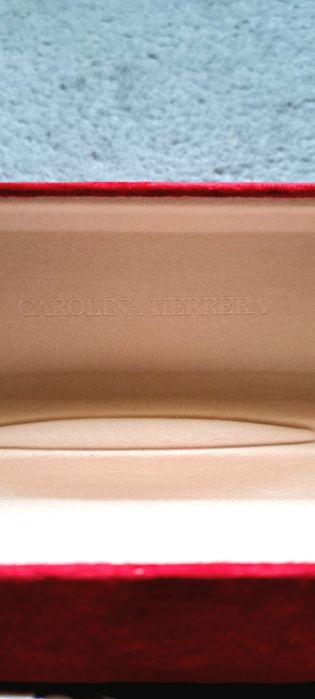 Oryginalne etui na okulary Carolina Herrera – nowe