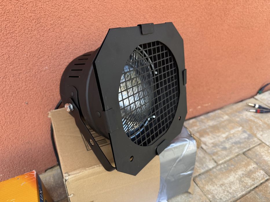 Lampa PAR-56 dimmer i zapas. żarówką