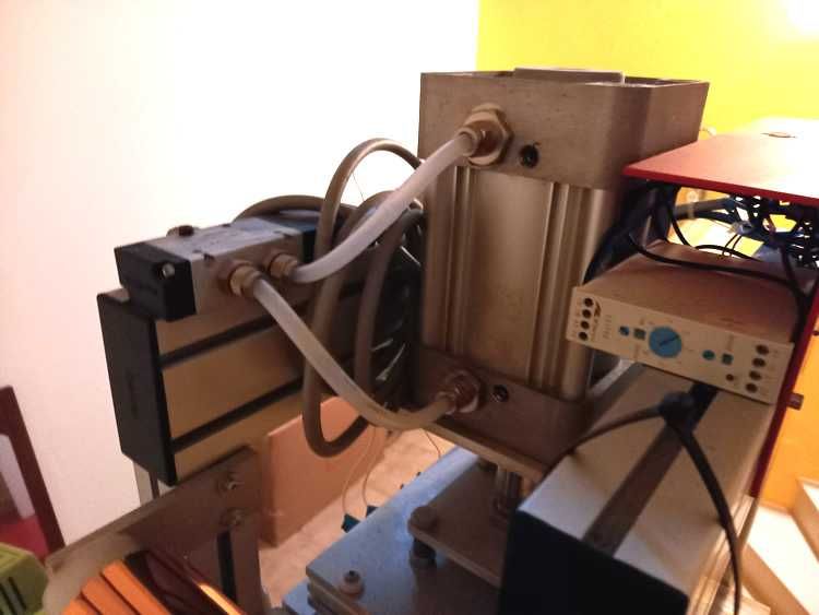 maquina de gravar a quente