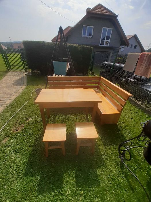 Naroznik debowy  stol i taborety
