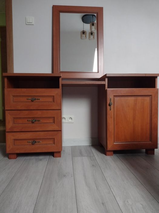 Sprzedam toaletkę kosmetyczna