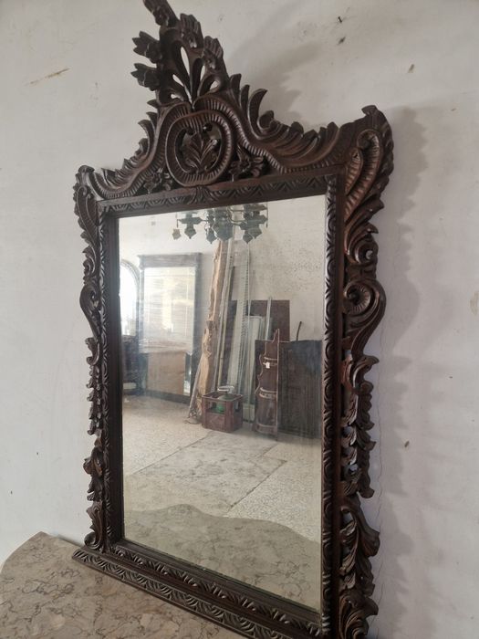 Consola com moldura vintage