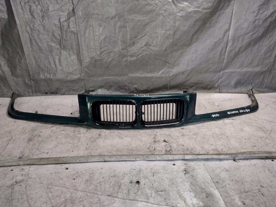 Grill Atrapa Nosek Bmw E36 Sedan K: Bostongruen (275/6)