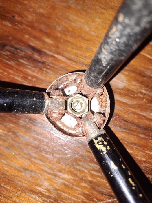 Stary statyw fotograficzny trójnóg