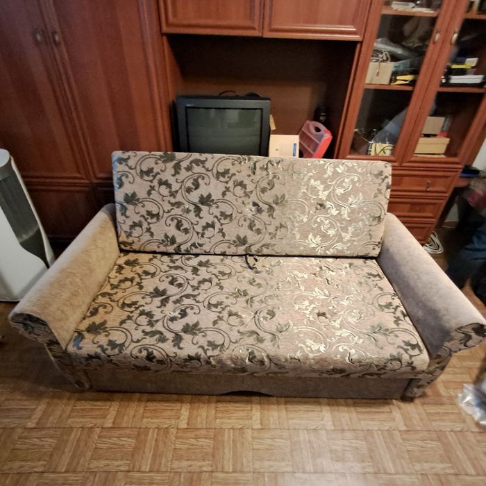 Топер та диван віддам