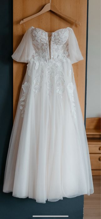 Suknia ślubna i welon Avenue22