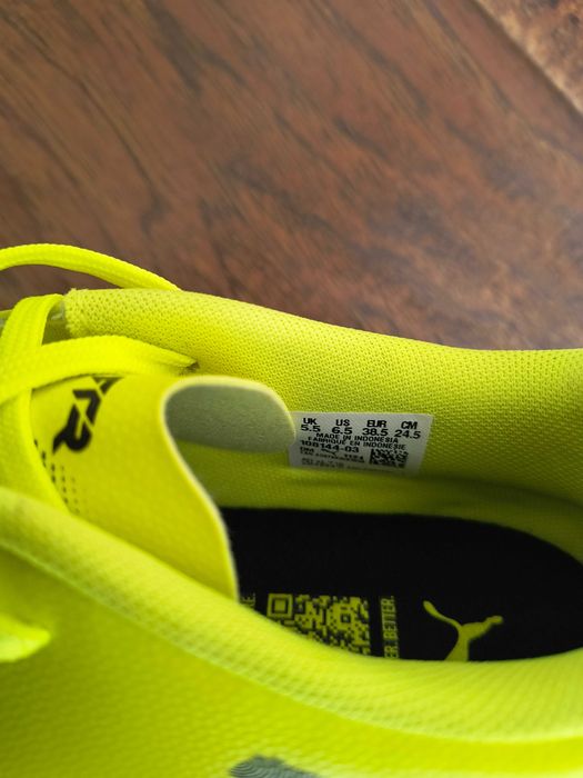 Нові Puma футбольні бутси для хлопчика 38 розмір