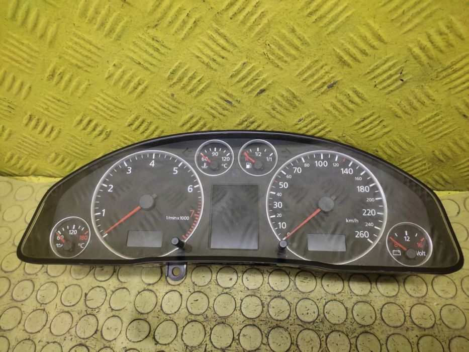 audi a6 c5 2.4 licznik 110080128/005