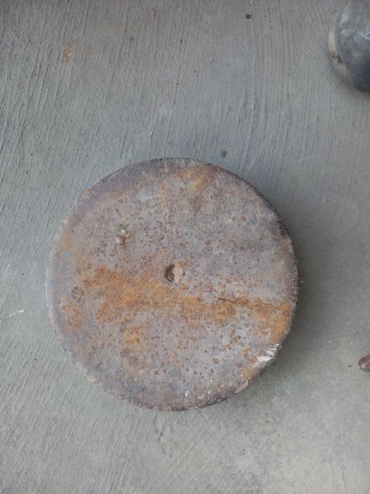 Наковальня 15 кг. 600 грн. Наковальня 30 кг 1000 грн.