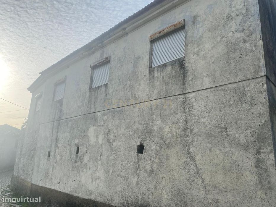 Casa para reconstruir em Aldeia típica do Concelho