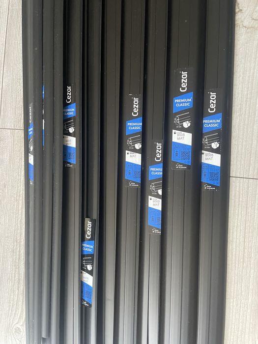 Listwy przypodłogowe PCV Premium Classic 9005 czarny mat - 11 Sztuk