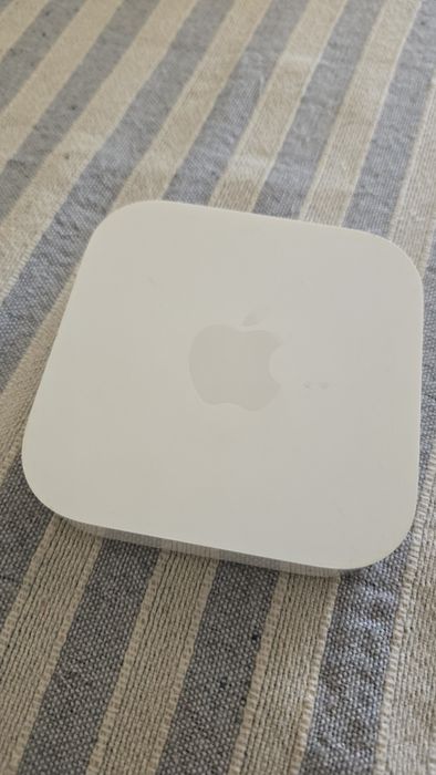 Apple Magic Mouse 2 e Leather Wallet. Wireless chargers Samsung. Airpo