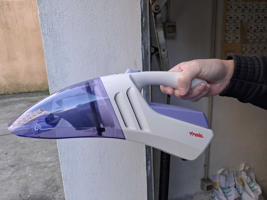 Aspirador de mão marca troia