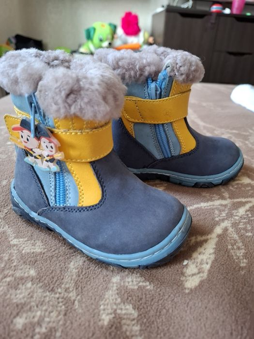 Нові черевики шкіряні на овчині