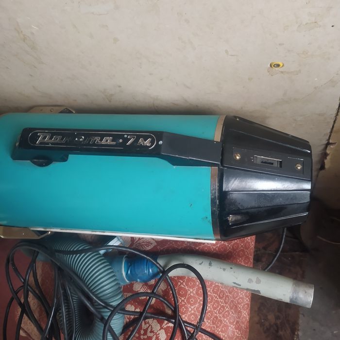 Пылесос Ракета рабочий