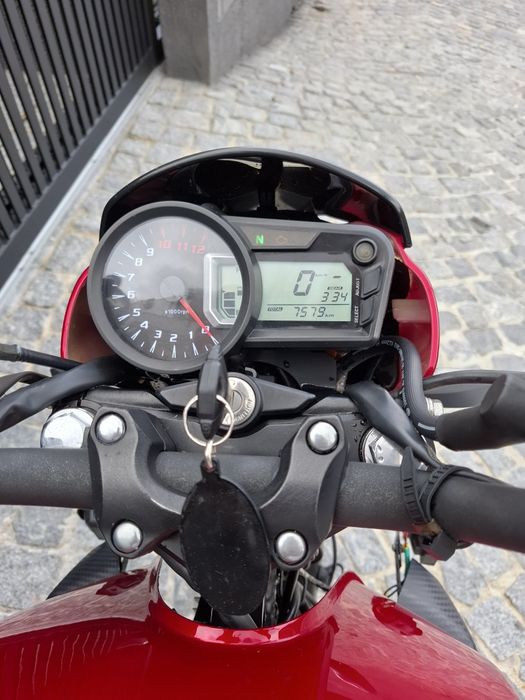 Zontes 125cc como nova .