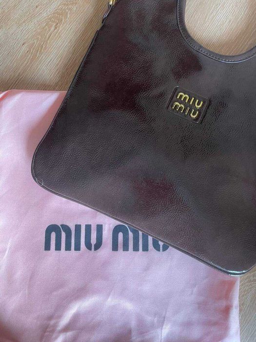Tote Bag Miu Miu Castanha Brilhante