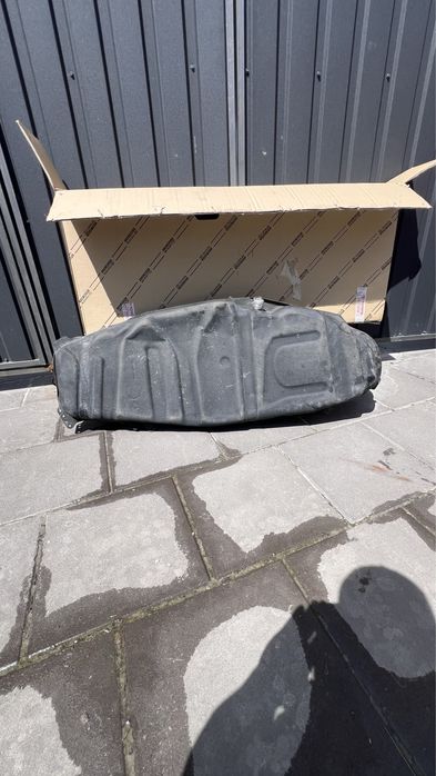 Бензобак Lexus NX 200t 2017 року USA + датчик рівня палива