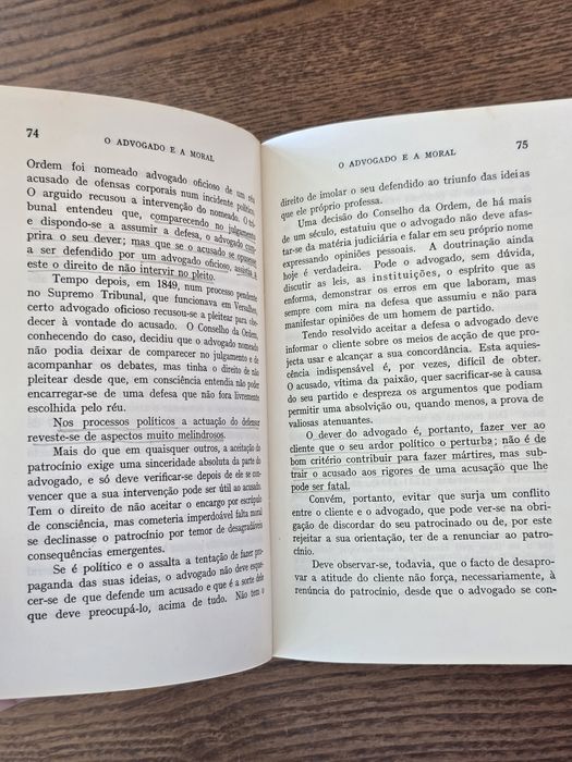 Livros jurídicos / Direito / 1 = 2,5€ / 10 = 20€