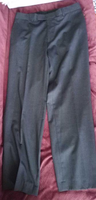 Sprzedam spodnie Hugo Boss wełna
