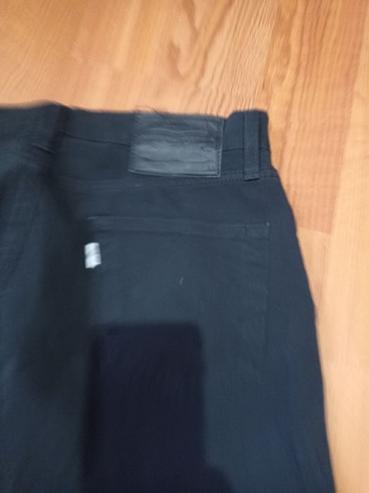 Брюки чоловічі Levi's, оригінальні, чорного кольору, гарний стан