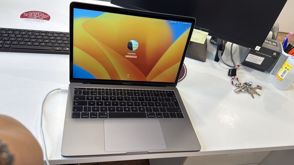 Vendo MacBook Pro de 13 polegadas (Modelo MacBookPro14,1)
