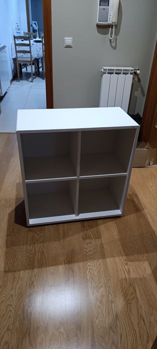 Móvel IKEA EKET Branco com furos