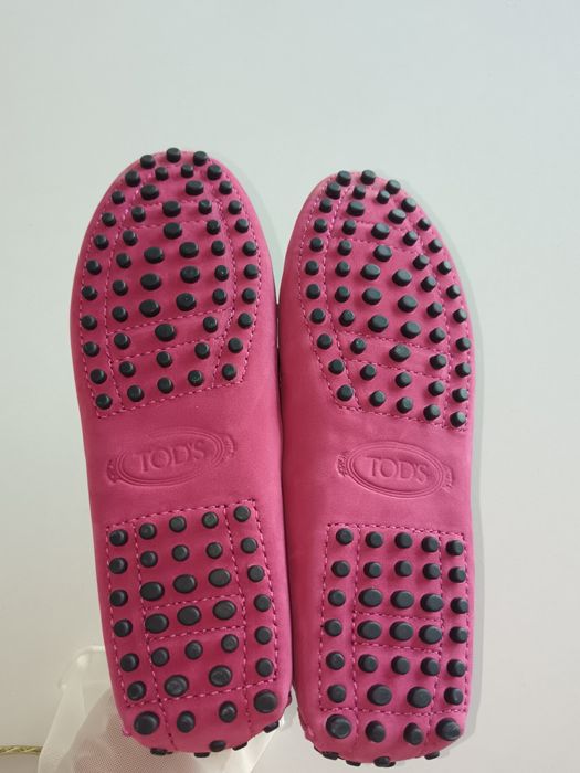 Różowe skórzane mokasyny