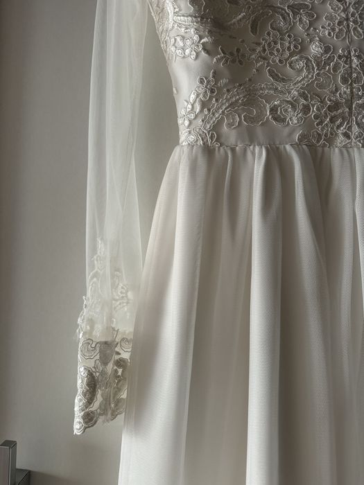 Suknia ślubna biała koronka