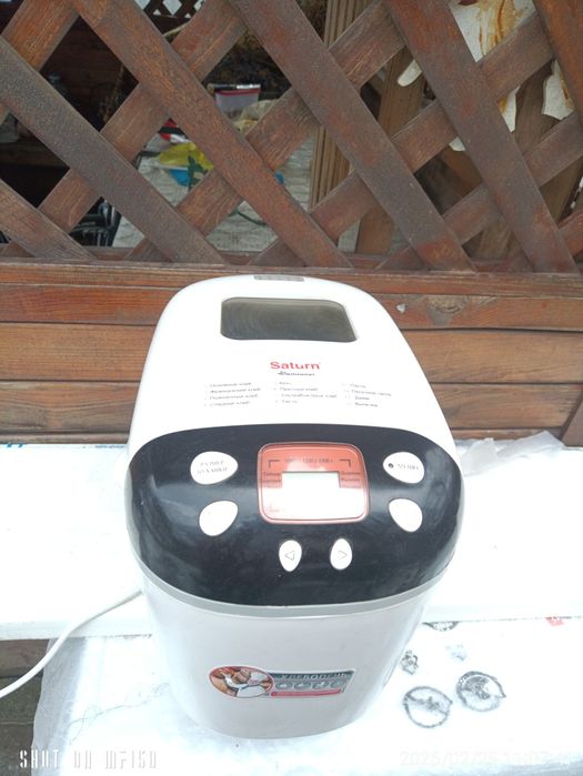 Хлібопічка Saturn б/в