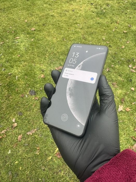 Телефон Oppo Reno 7