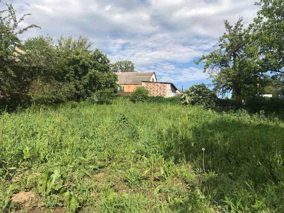 Житловий будинок, дві кімнати, із земельною ділянкою 16,75 соток.