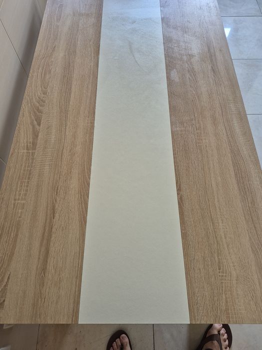 Mesa de cozinha - 138x74x80 - em perfeito estado