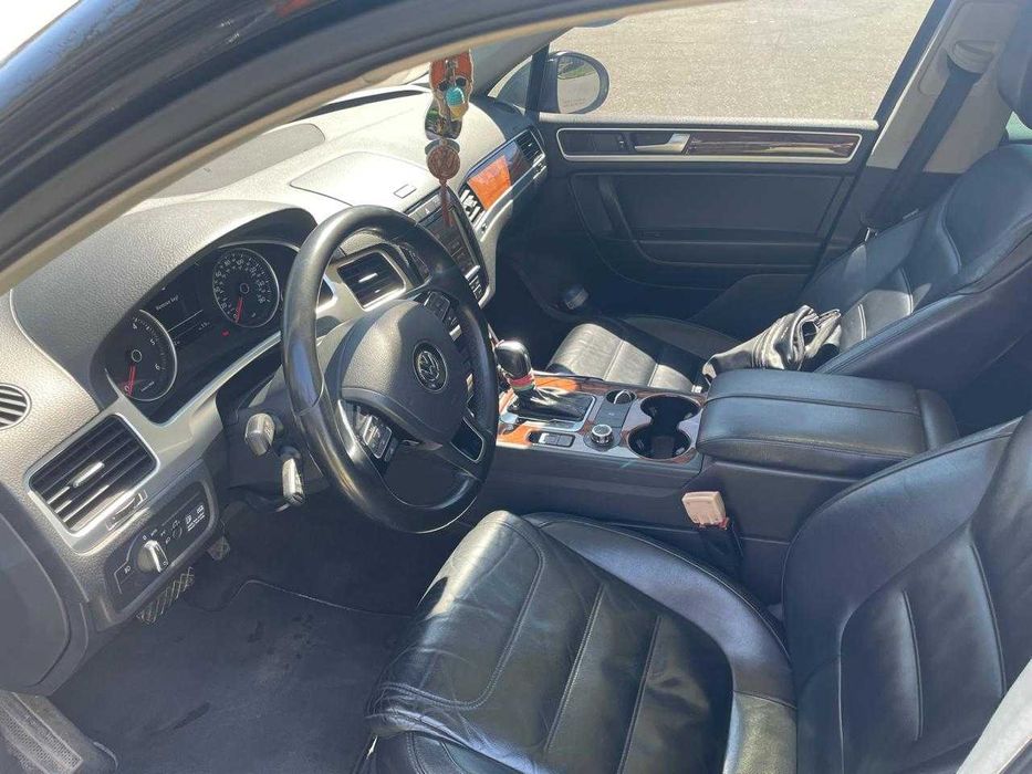 Volkswagen Touareg 2011 VIN WVGFK9BP1CD003159 фото оголошення 8 з 12
