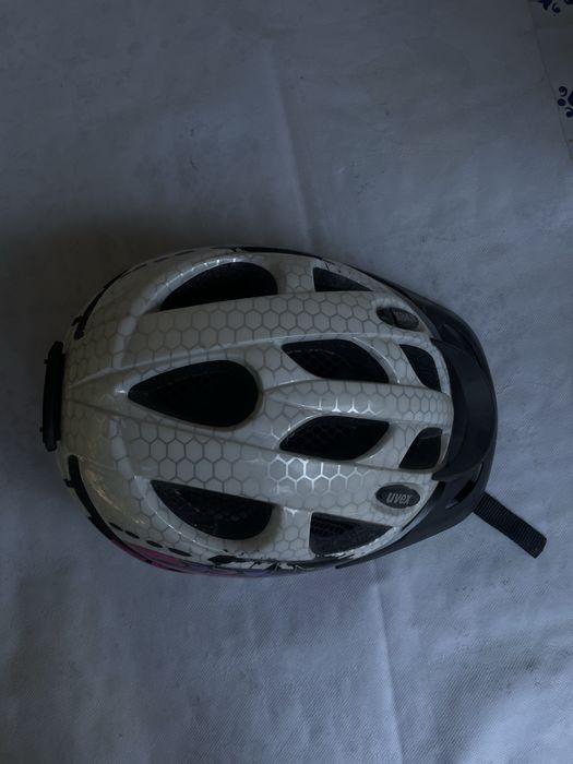 Dzieciecy kask rowerowy marki UVEX