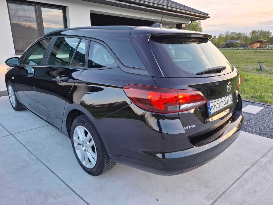 Opel Astra 2018 Bezwypadkowy Nowy rozrząd Bogata Wersja Navi Tempomat itp