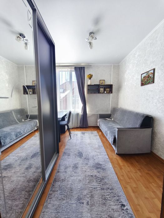 Продаж 2-х кімнатна в центрі