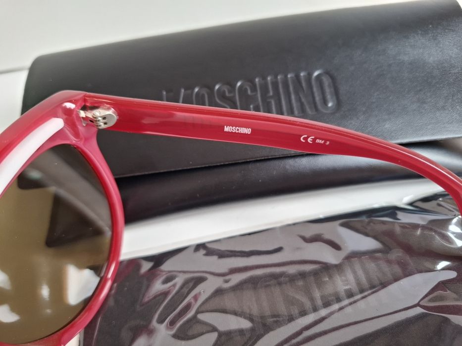 Okulary przeciwsłoneczne damskie Moschino różowe UV400
